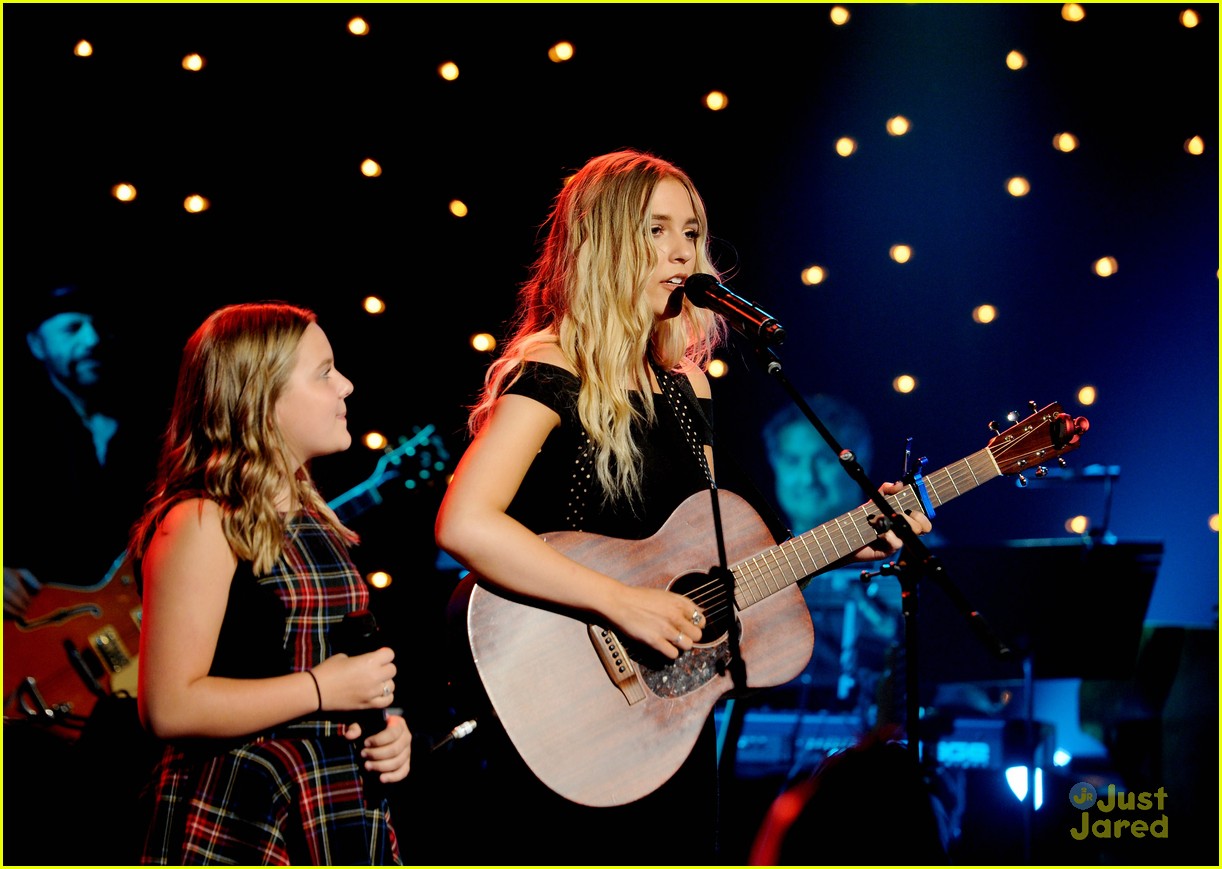 Lennon and Maisy Salute Music City at Skyville Live Event