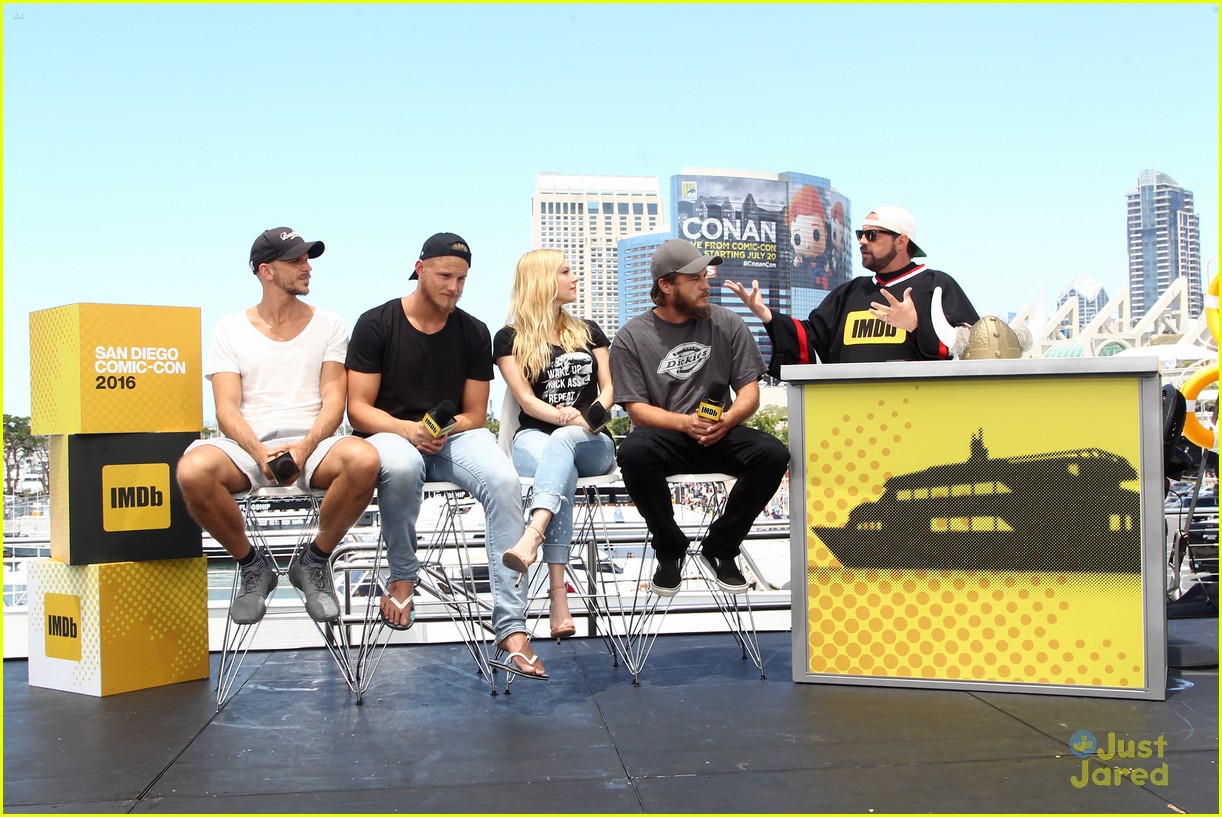 Fans Signed Alexander Ludwig's Flip Flop After Clive Standen Tossed It at Comic-Con!