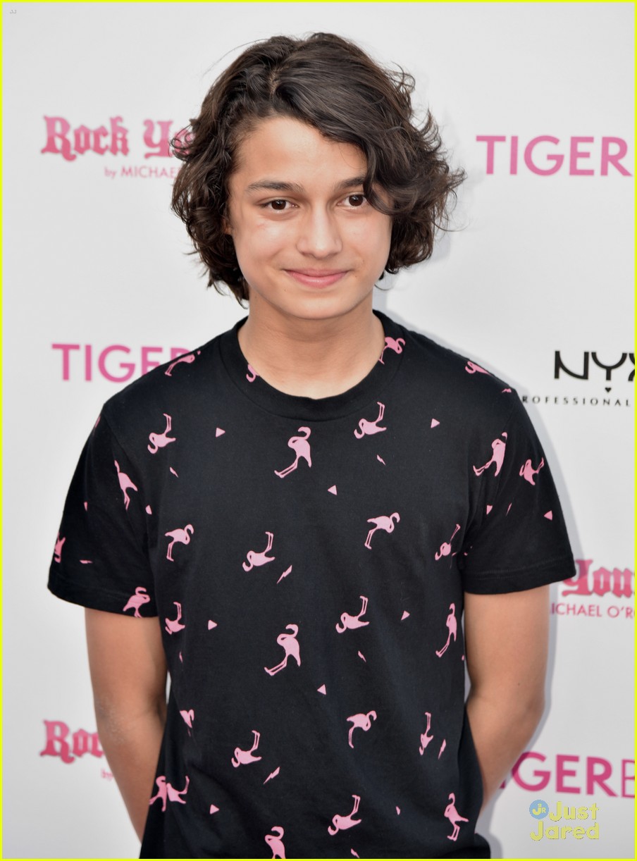 Maddie Ziegler & Sister Mackenzie Host TigerBeat's Official Teen Choice Awards Pre-Party