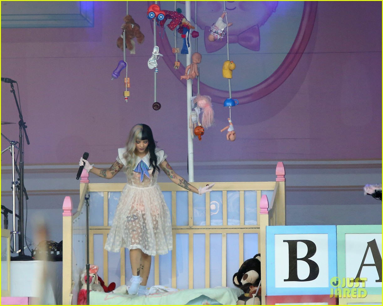 Melanie Martinez Performs 'Pity Party' on 'Kimmel' (Video)