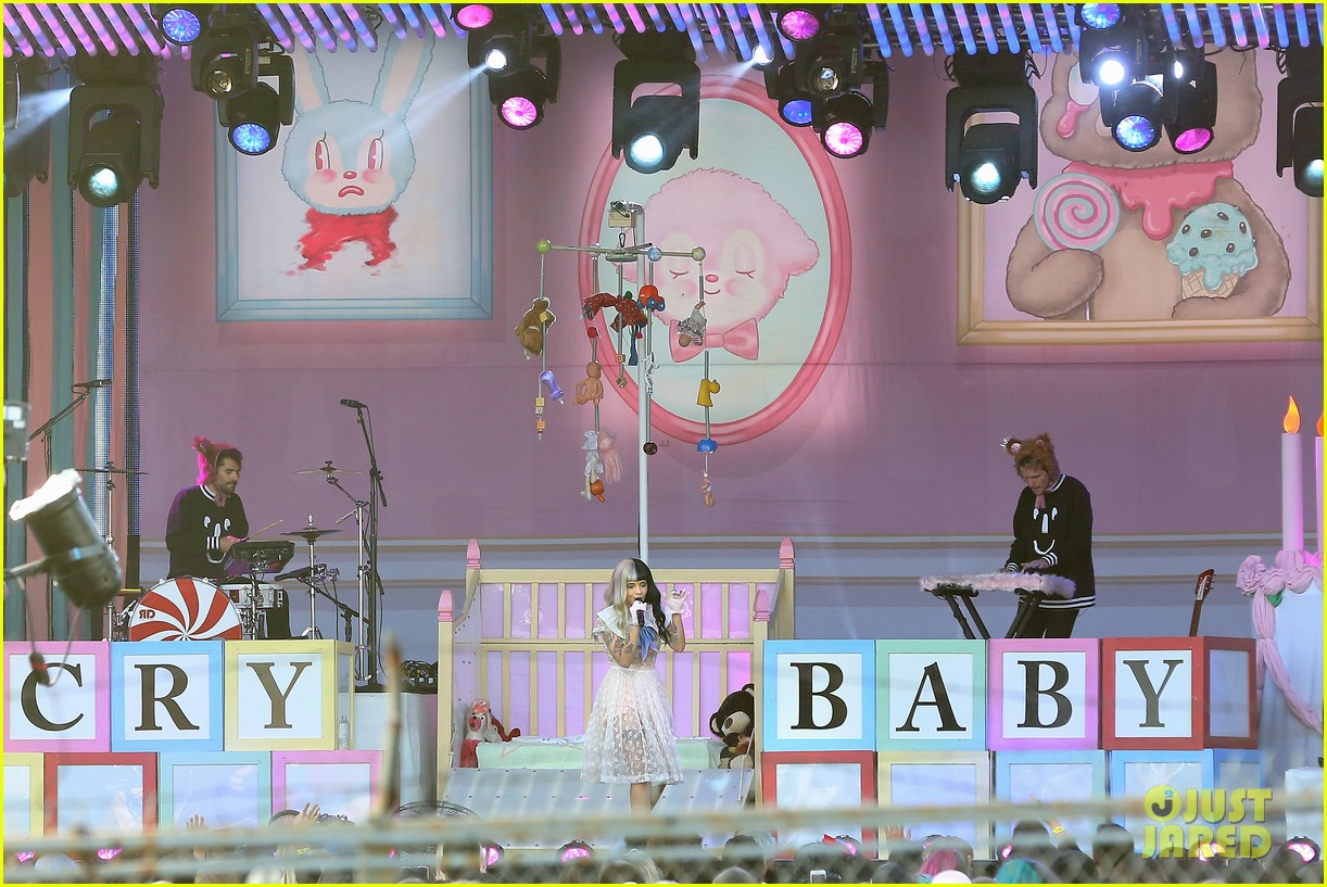 Melanie Martinez Performs 'Pity Party' on 'Kimmel' (Video)
