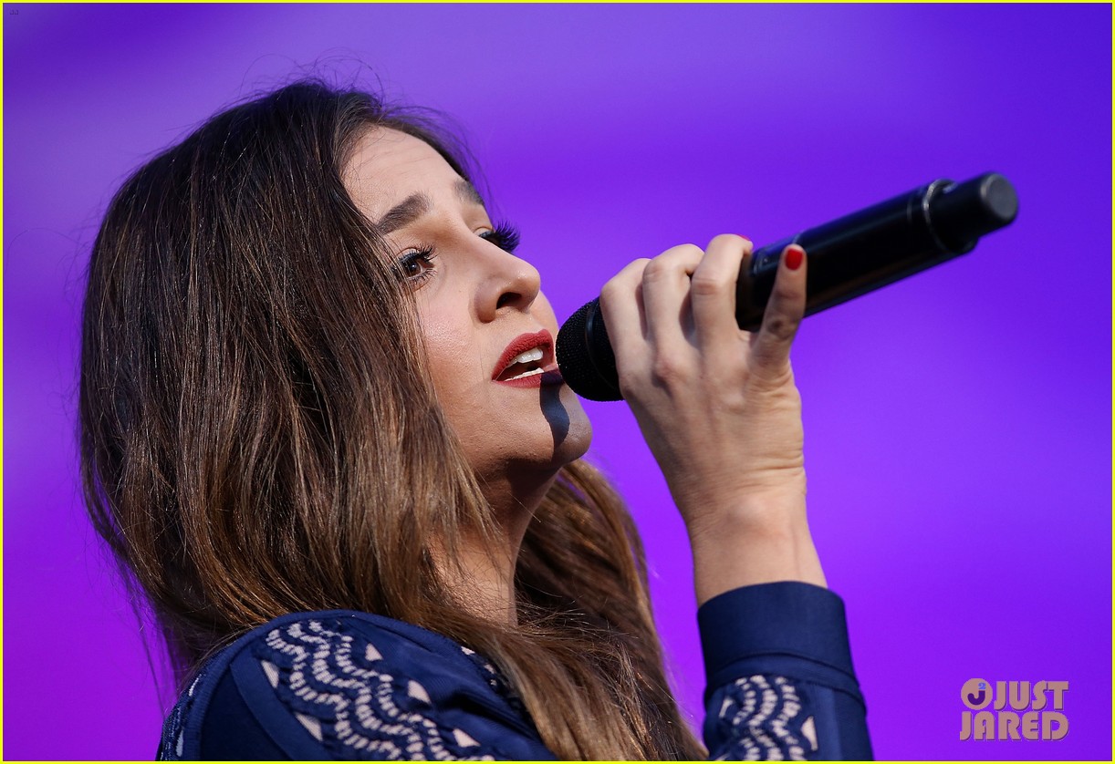 Cassadee Pope & Amber Riley Get in Their 'Capitol Fourth' Rehearsals!