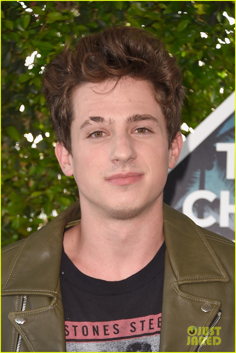 Charlie Puth Is Ready to Rock at Teen Choice Awards 2016!