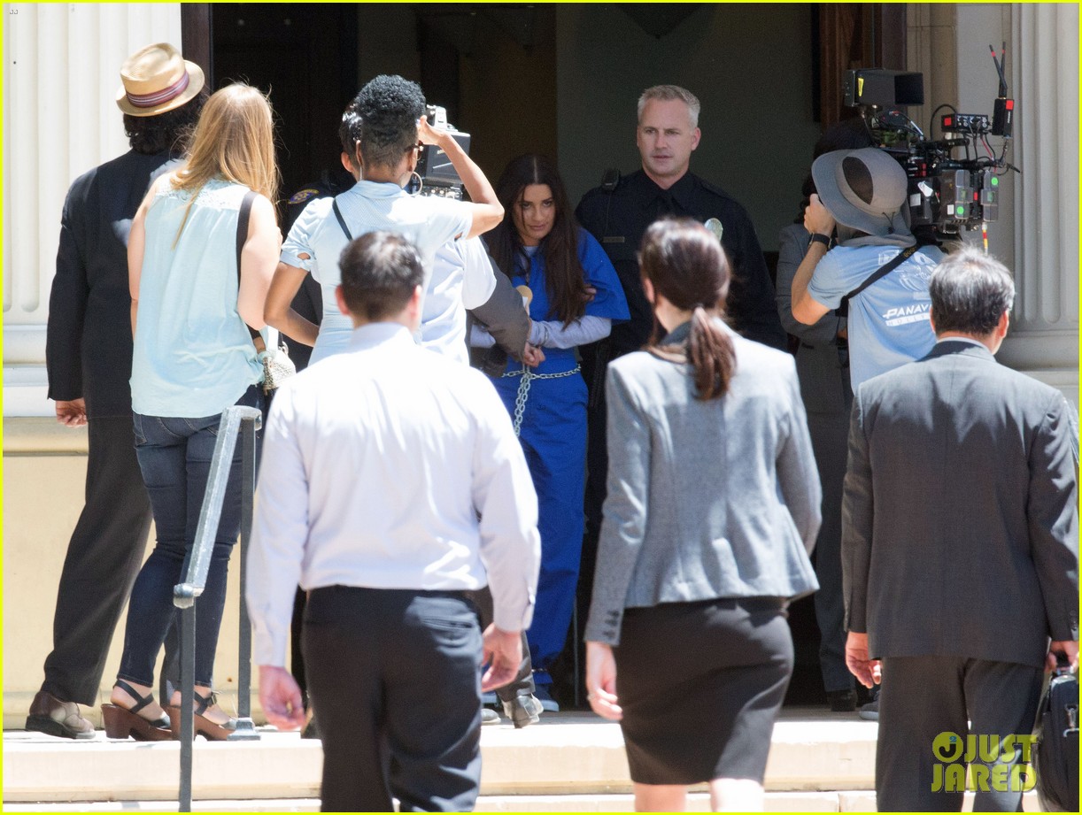 Emma Roberts Returns to Set of 'Scream Queens' Season 2!