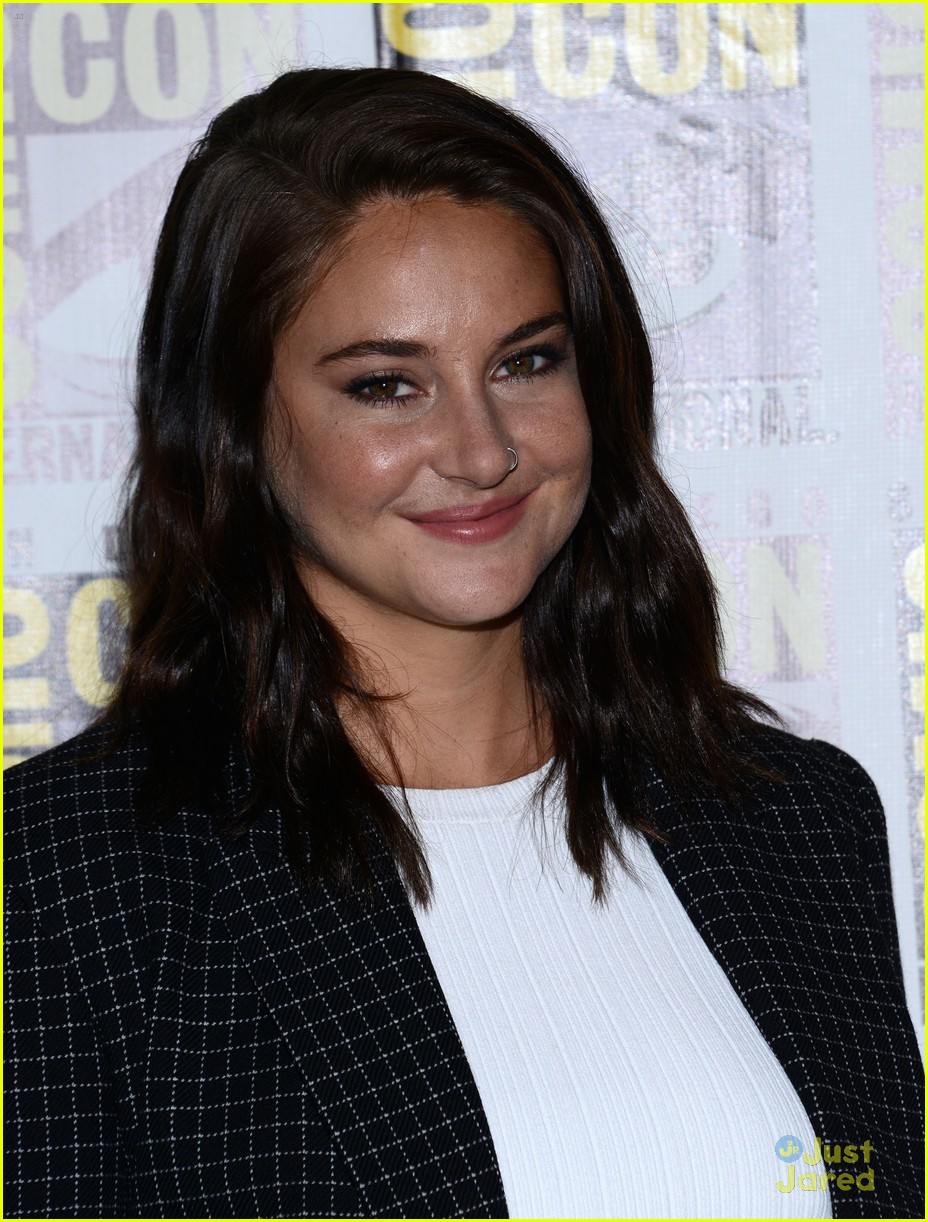 Shailene Woodley Debuts New 'Snowden' Trailer at Comic-Con 2016