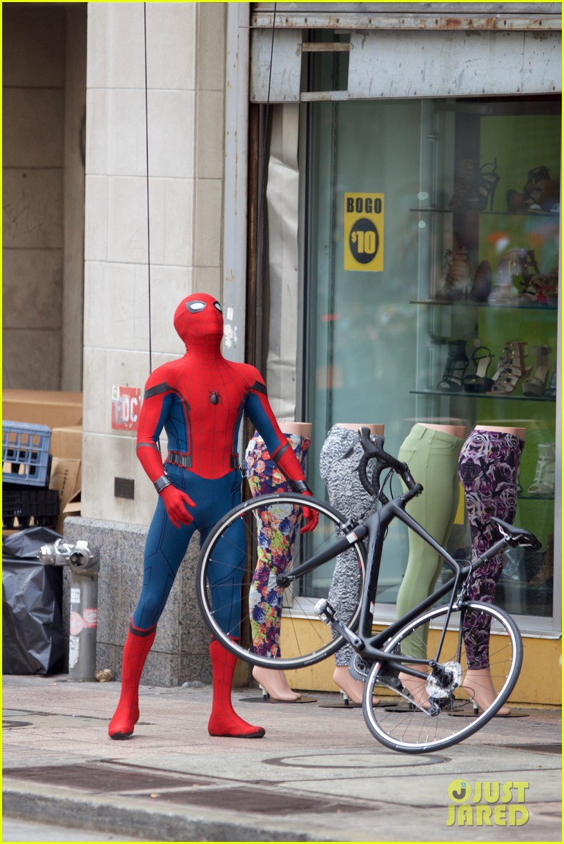 Spider-Man Does Some Stunts on 'Homecoming' Set!