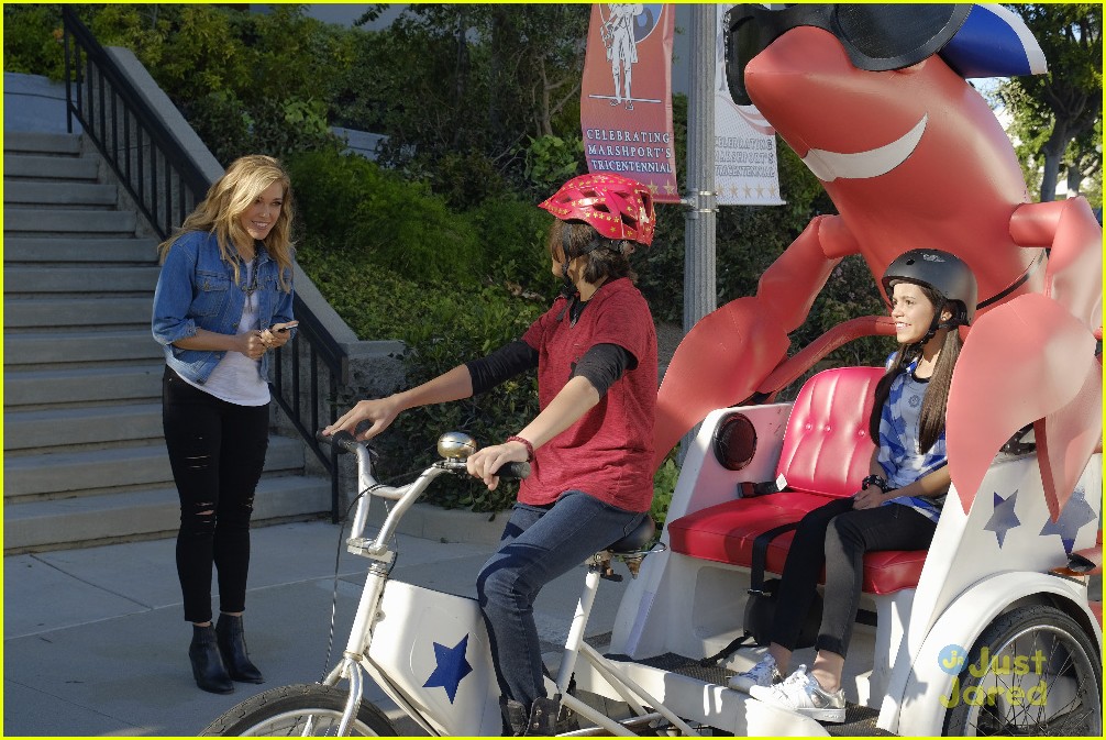 Ronni Hawk Becomes A Queen & Rachel Platten Performs on 'Stuck In The Middle' Tonight!