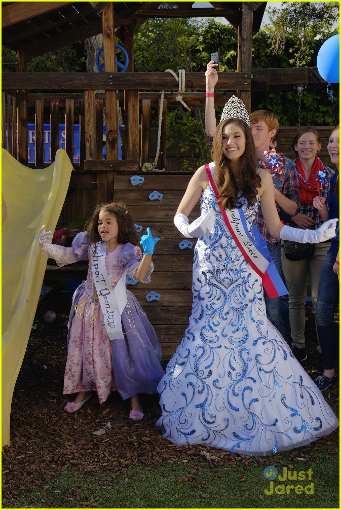 Ronni Hawk Becomes A Queen & Rachel Platten Performs on 'Stuck In The Middle' Tonight!