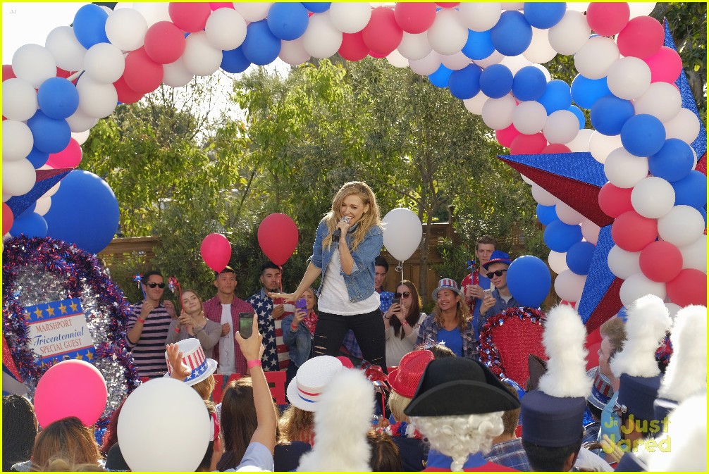 Ronni Hawk Becomes A Queen & Rachel Platten Performs on 'Stuck In The Middle' Tonight!