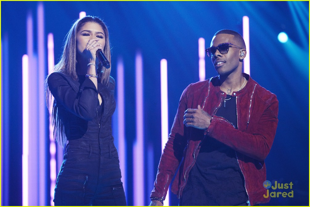 Zendaya Sings 'Let Me Love You' With Mario on 'Greatest Hits'