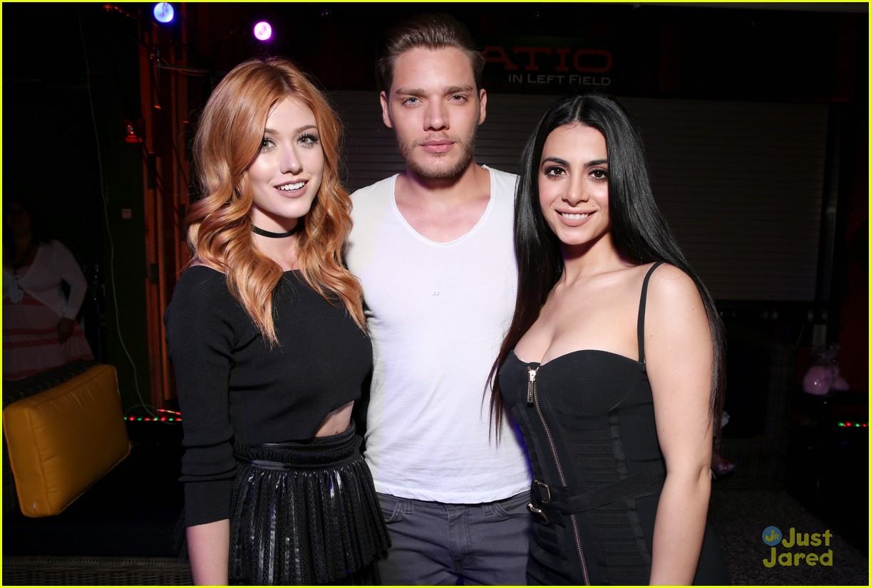 Rose McIver Presents Best New Fandom To Katherine McNamara & Emeraude Toubia at MTV Fandom Awards 2016