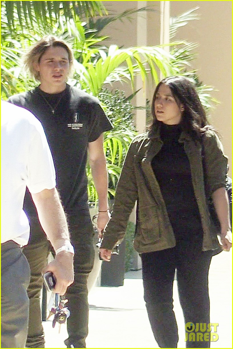 Chloe Moretz Spends the Day at the Beach with BF Brooklyn Beckham!