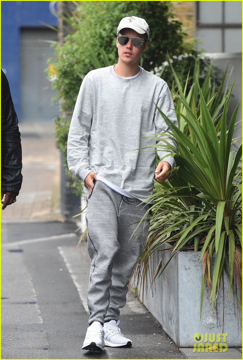 Justin Bieber Chills in London Before V Festival Performance