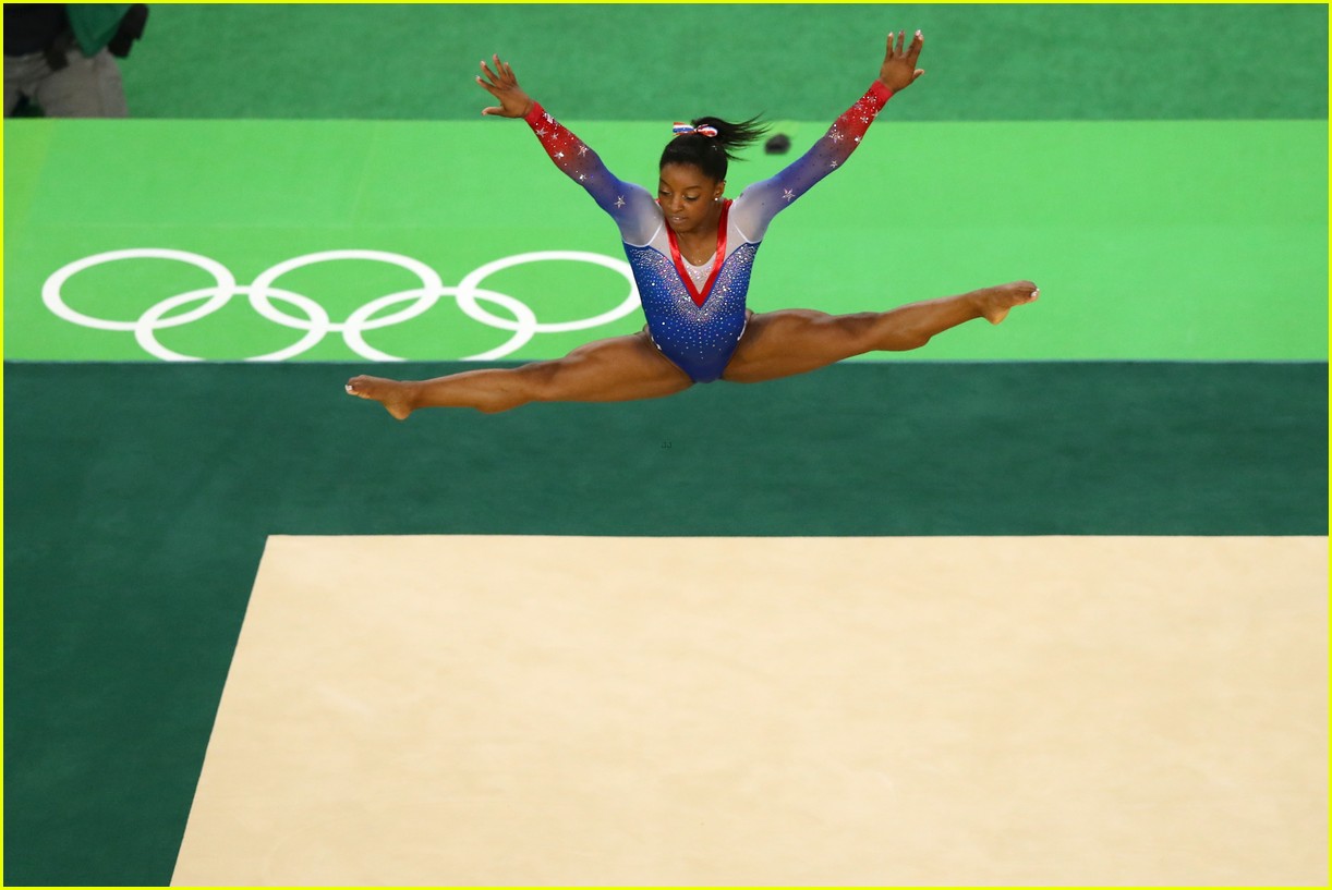 Simone Biles & Aly Raisman Take the Top Spots During Gymnastics Floor Exercise