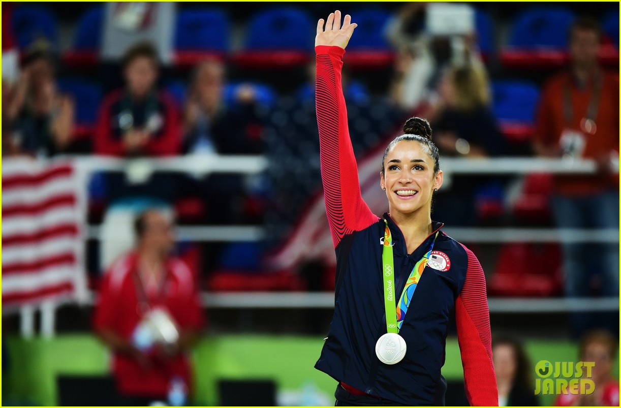 Simone Biles & Aly Raisman Take the Top Spots During Gymnastics Floor Exercise