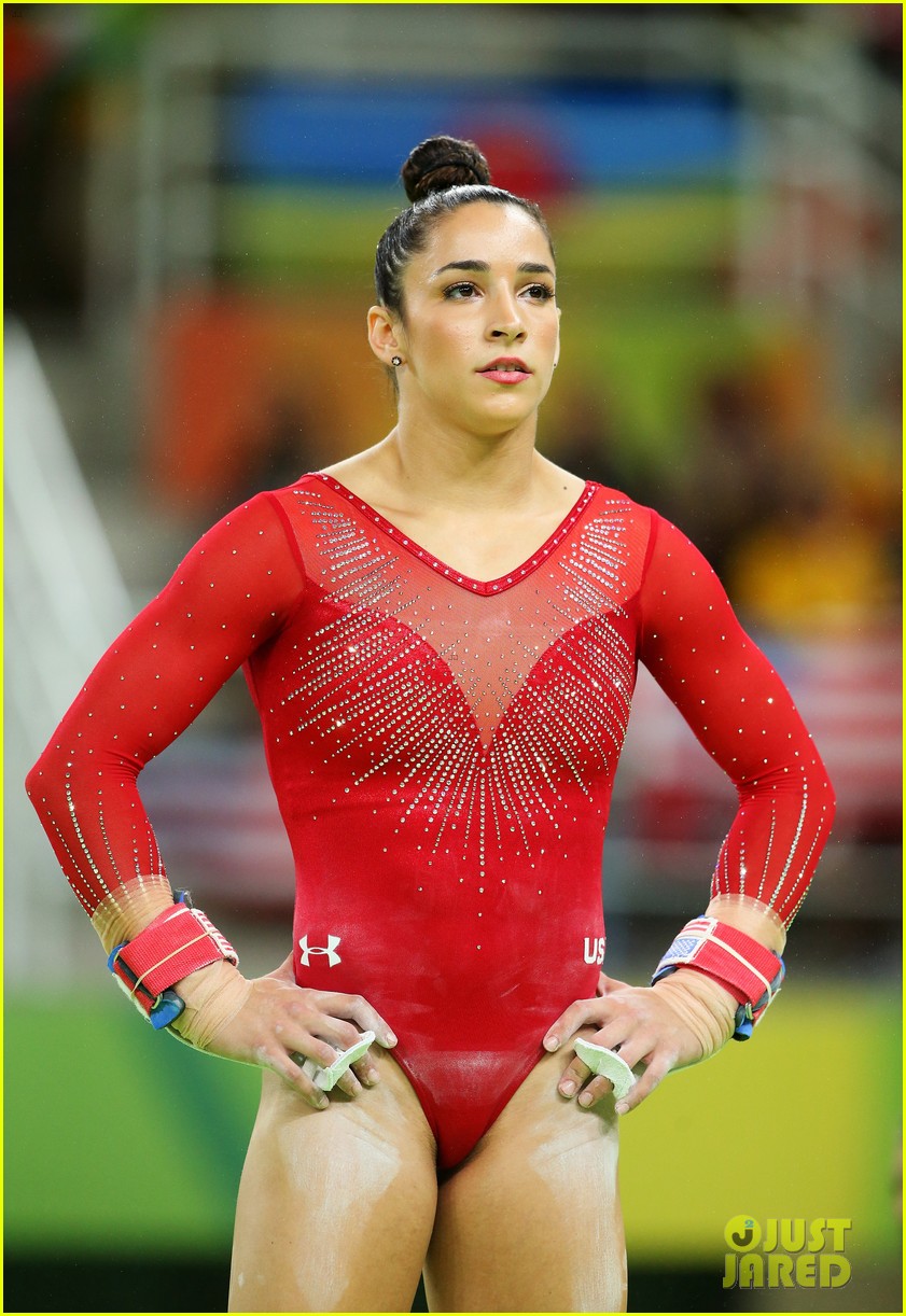 Simone Biles & Aly Raisman Take the Top Spots During Gymnastics Floor Exercise