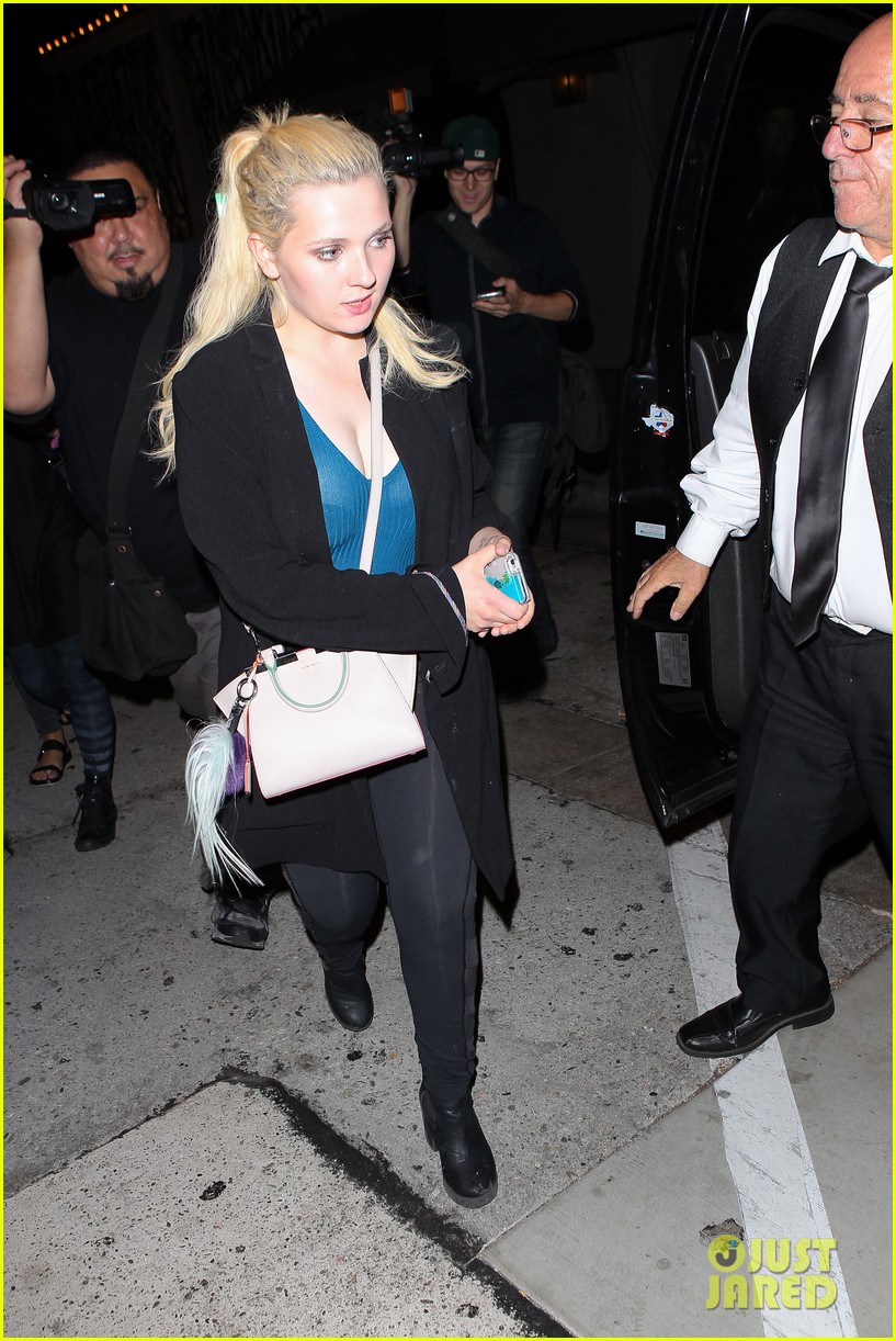 Abigail Breslin Speaks Out Against Gold's Gym Dreamland Body Shaming Ads; Gold's Gym Terminates Franchise