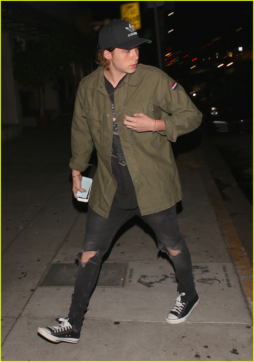 Brooklyn Beckham & Cody Simpon Meet Up For Dinner at The Nice Guy