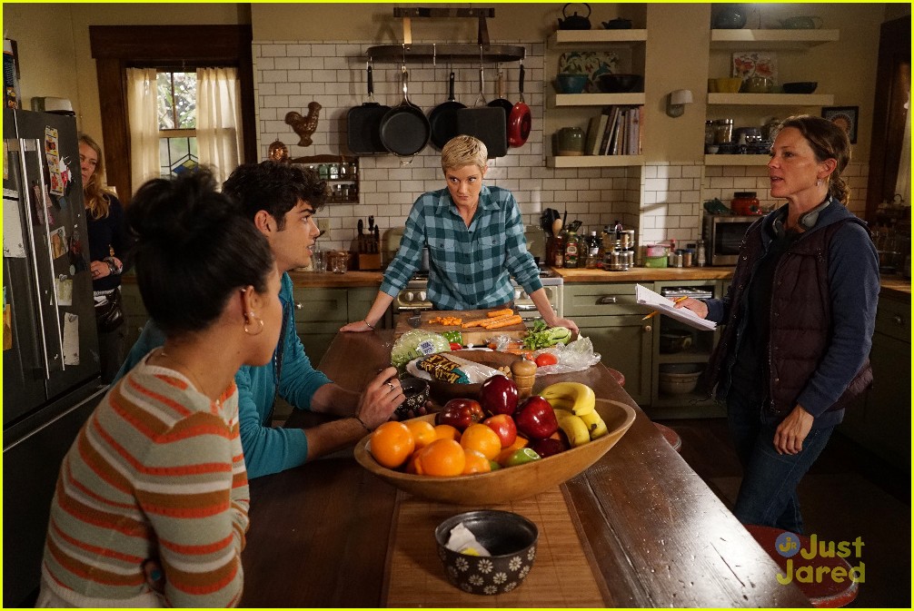 Jesus Finds Out About Mariana's Situation with Nick on 'The Fosters'