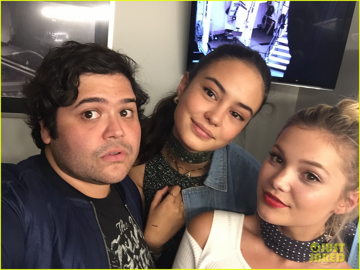 Harvey Guillen & More 'Status Update' Stars Support Ross Lynch at 'A Chorus Line'!