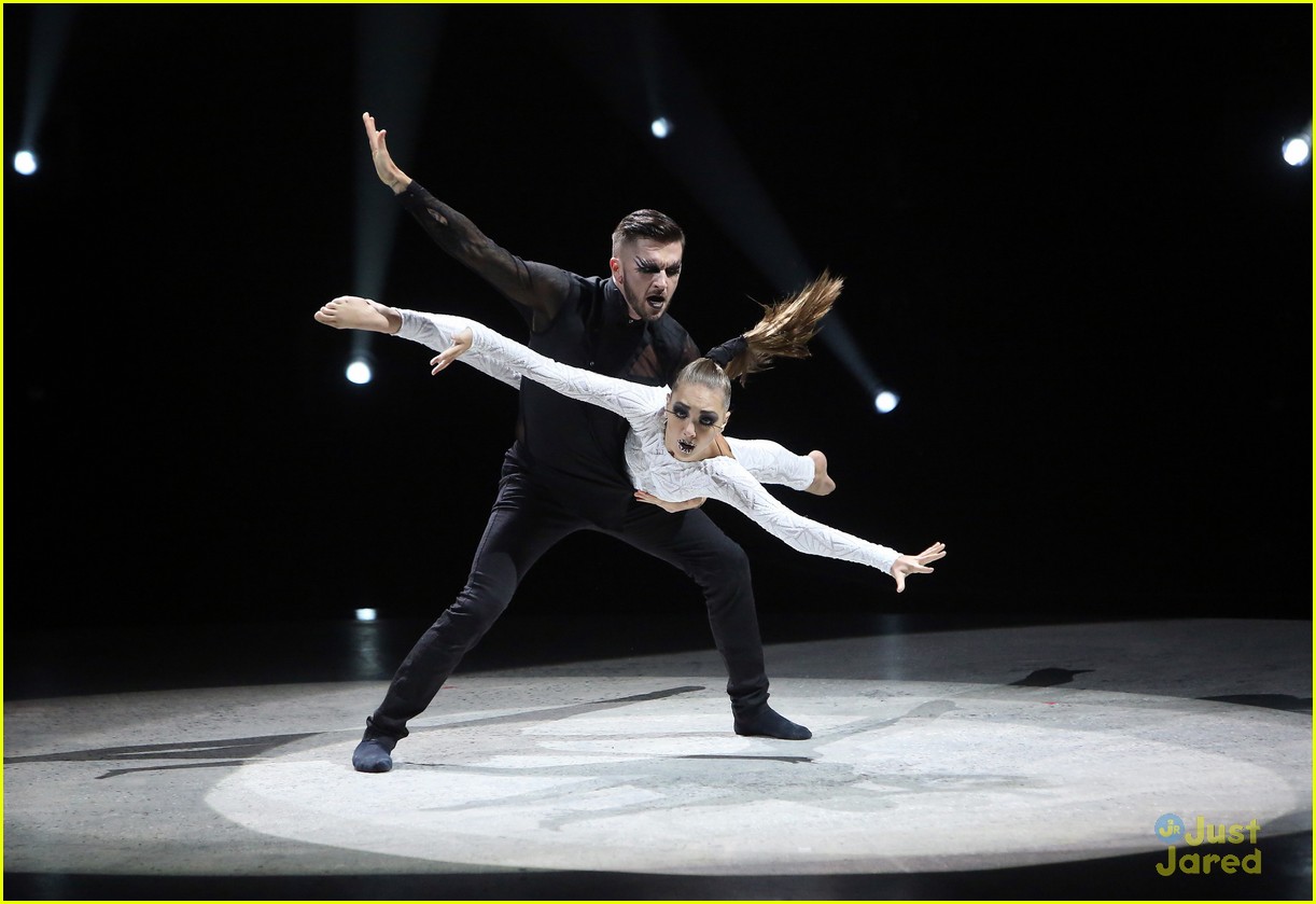 Maddie Ziegler & Travis Wall Perform Contemporary Piece on 'SYTYCD' - Watch Now!
