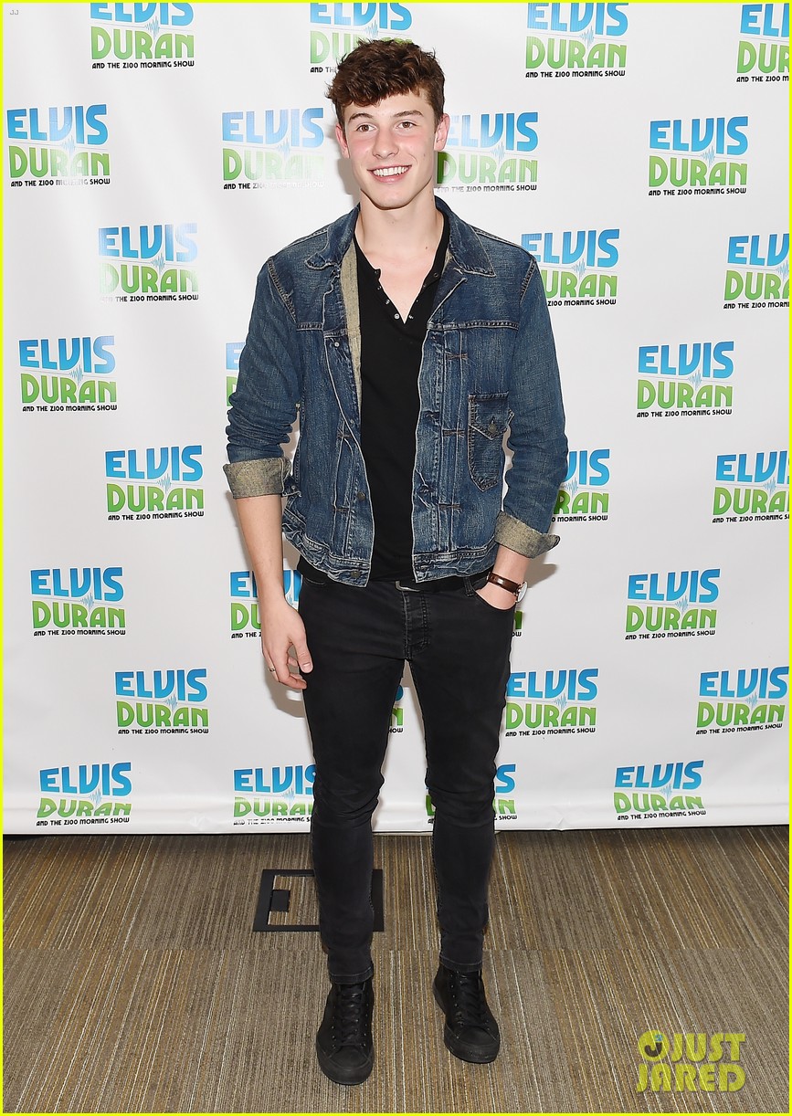 Shawn Mendes Turns 18! Celebrate With 18 Hot Pics of Him!