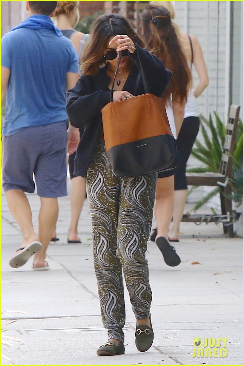 Vanessa Hudgens Advises School Kids To 'Rock' Your Own Look