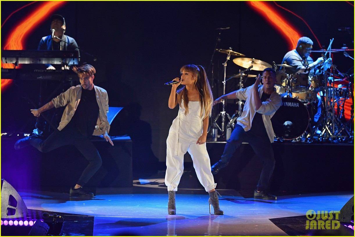 Ariana Grande Wows at Macy's 'Fashion Front Row' Event in NYC