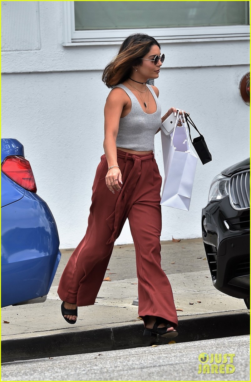 Vanessa Hudgens Spends the Afternoon with BFF Ashley Tisdale!