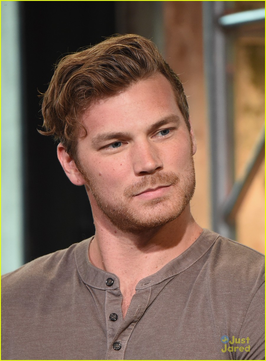 Derek Theler & Jean-Luc Bilodeau Dish on New Season of 'Baby Daddy'