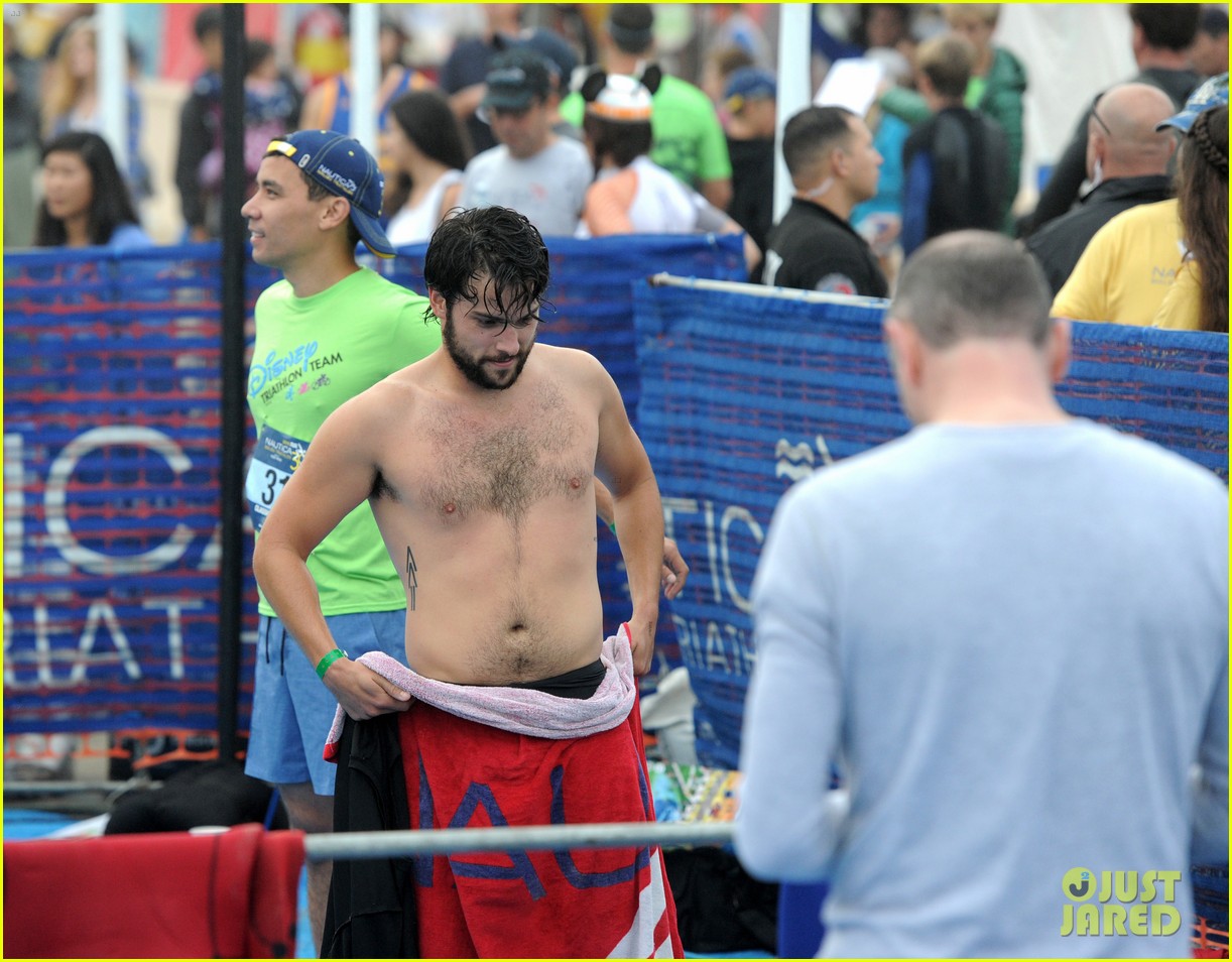 Zac Efron & Little Bro Dylan Compete in Nautica Malibu Triathlon