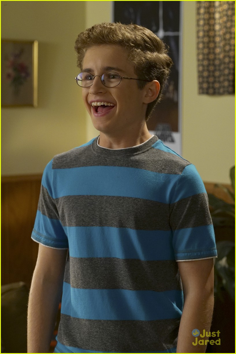 Erica & Lainey Become Matchmakers For Bill on 'The Goldbergs' Tonight