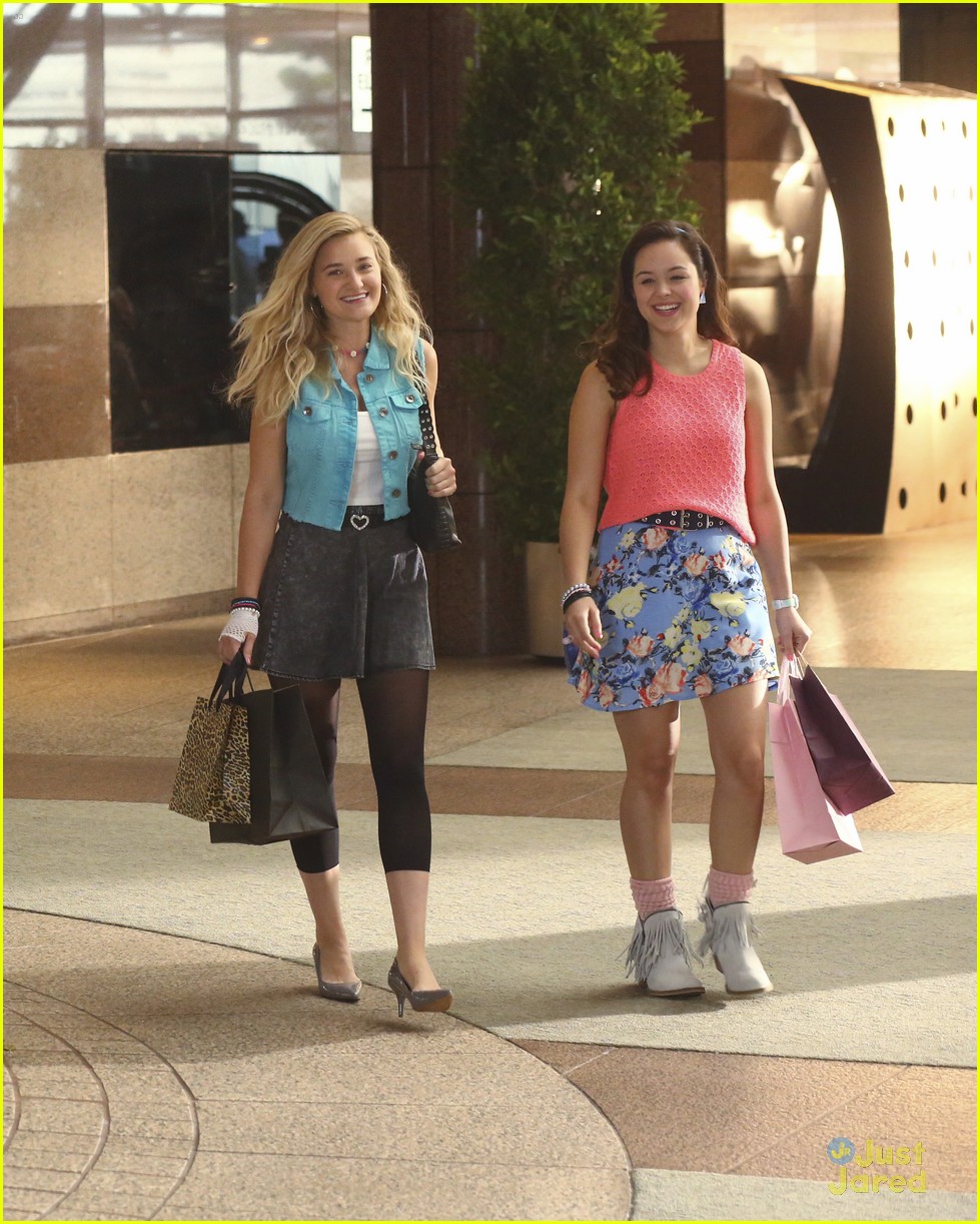 Erica & Lainey Become Matchmakers For Bill on 'The Goldbergs' Tonight