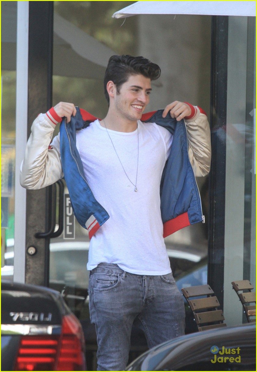 Gregg Sulkin Hangs With Model Lyzy Adler After Wrapping 'Drink Slay Love'