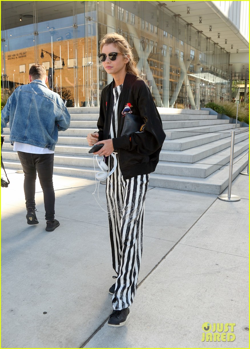 Hailey Baldwin Hits The Runway in Tory Burch's Show During NYFW!