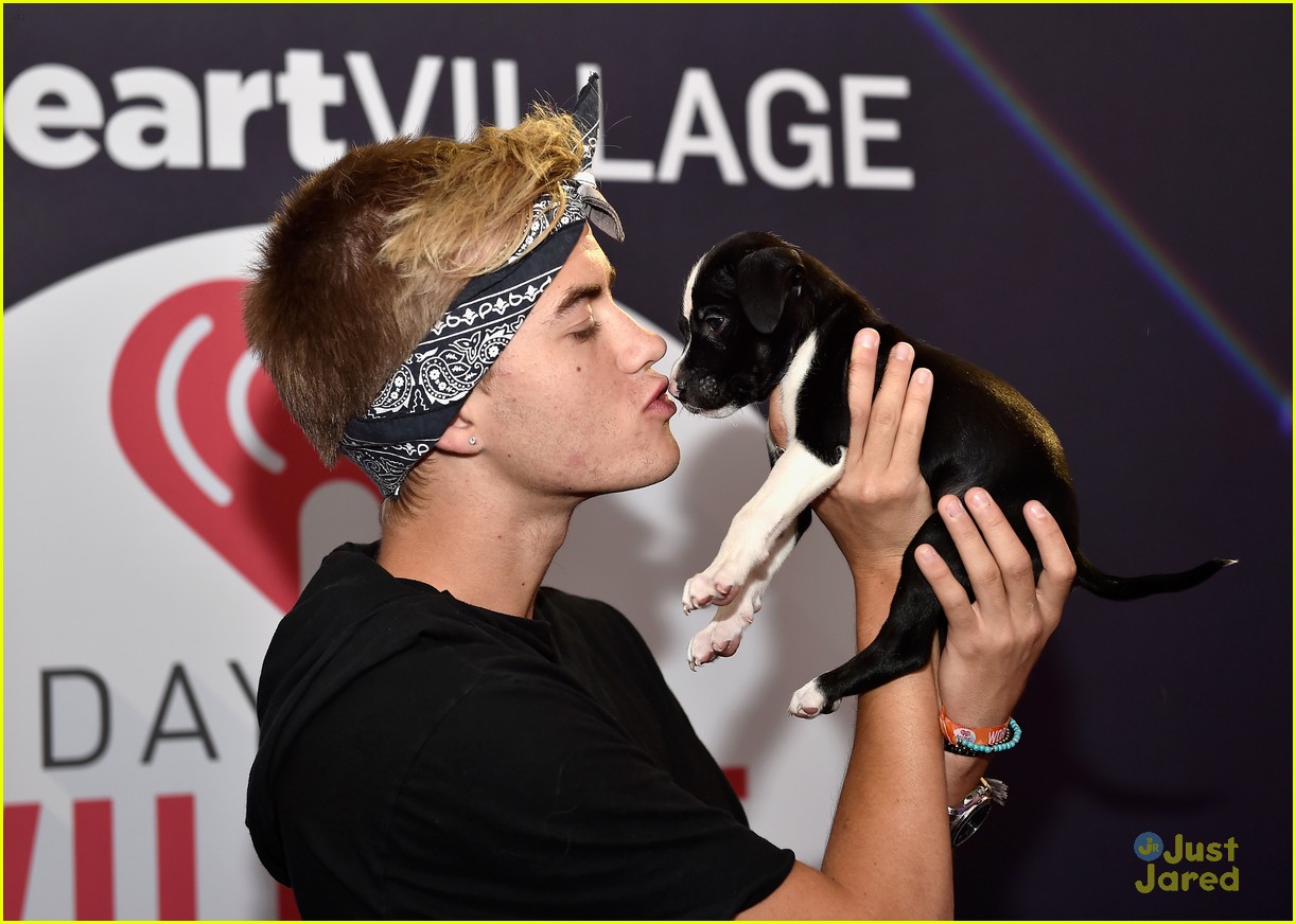 Madison Beer & Jack Gilinsky Cuddle with Puppies at iHeartRadio Festival in Vegas