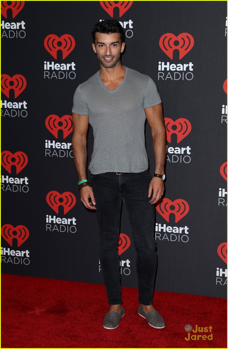 Madison Beer & Jack Gilinsky Cuddle with Puppies at iHeartRadio Festival in Vegas