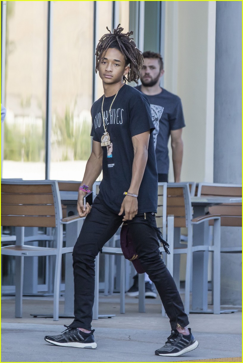 Jaden Smith & Girlfriend Sarah Snyder Share a Sweet Moment