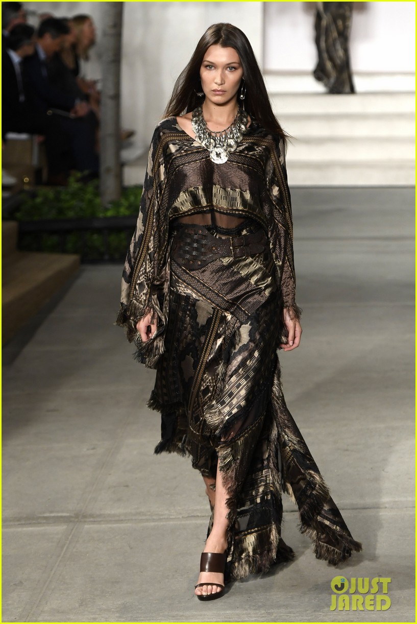 Kendall Jenner Struts Her Stuff in Ralph Lauren Show With Bella Hadid