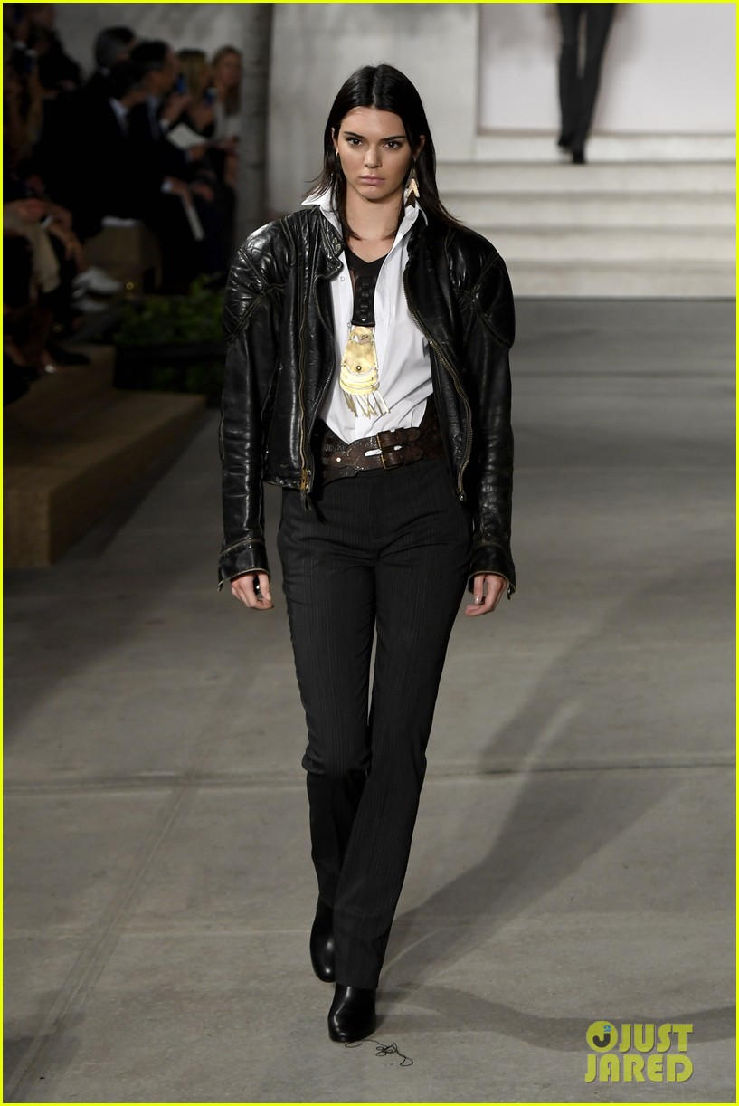 Kendall Jenner Struts Her Stuff in Ralph Lauren Show With Bella Hadid