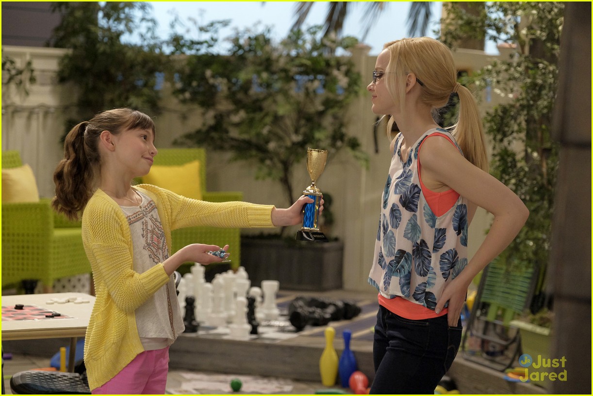 Linda & Heather Invade 'Liv & Maddie: Cali Style' - Watch A Sneak Peek!