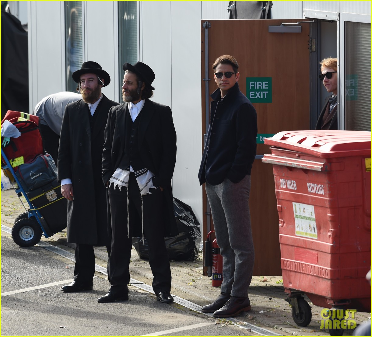 Luke Pasqualino is Almost Hit By a Motorcycle on 'Snatch' Set