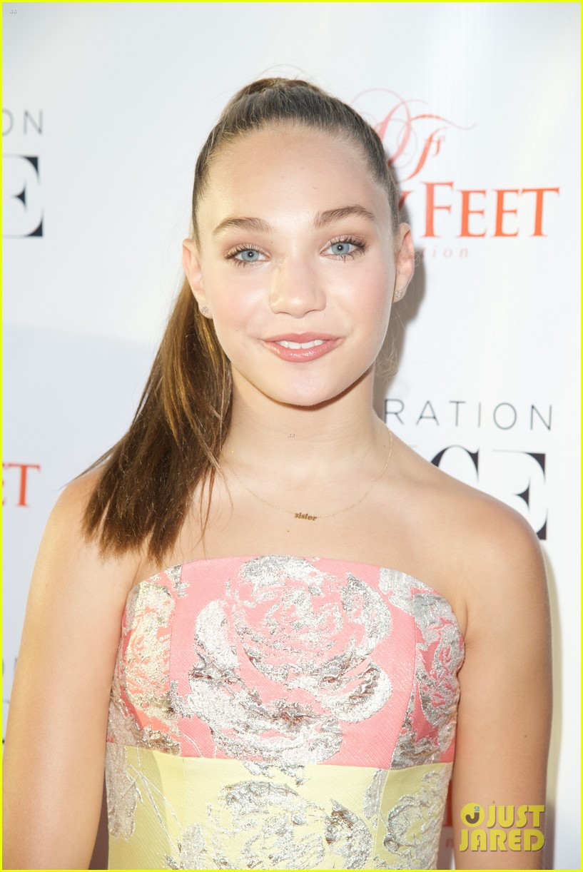 Maddie Ziegler & Allison Holker Honor Julianne & Derek Hough at Dizzy Feet Dance Gala 2016