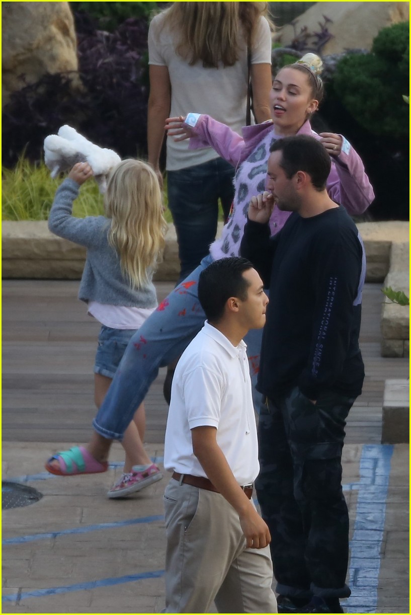 Miley Cyrus Is Excited About Her Team on 'The Voice'