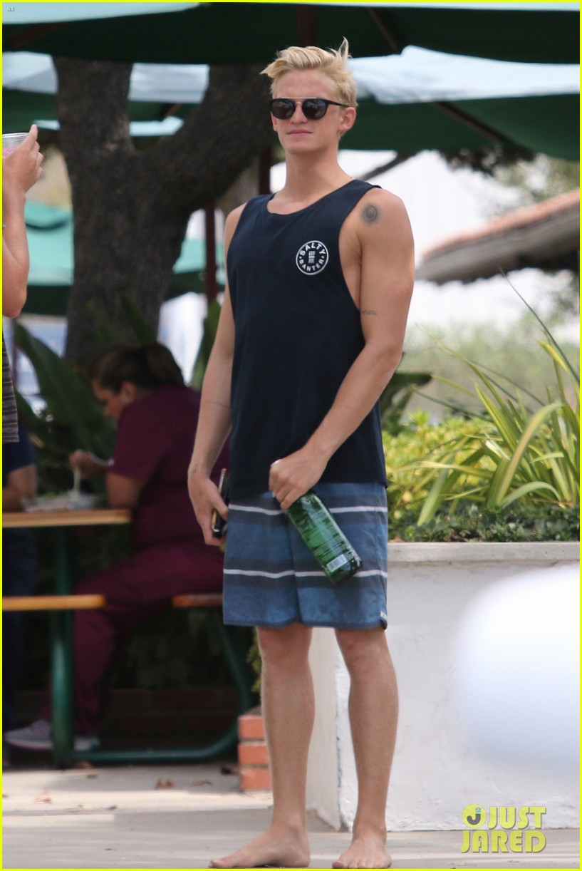 Cody Simpson Shows off Super Ripped Muscles in Malibu!