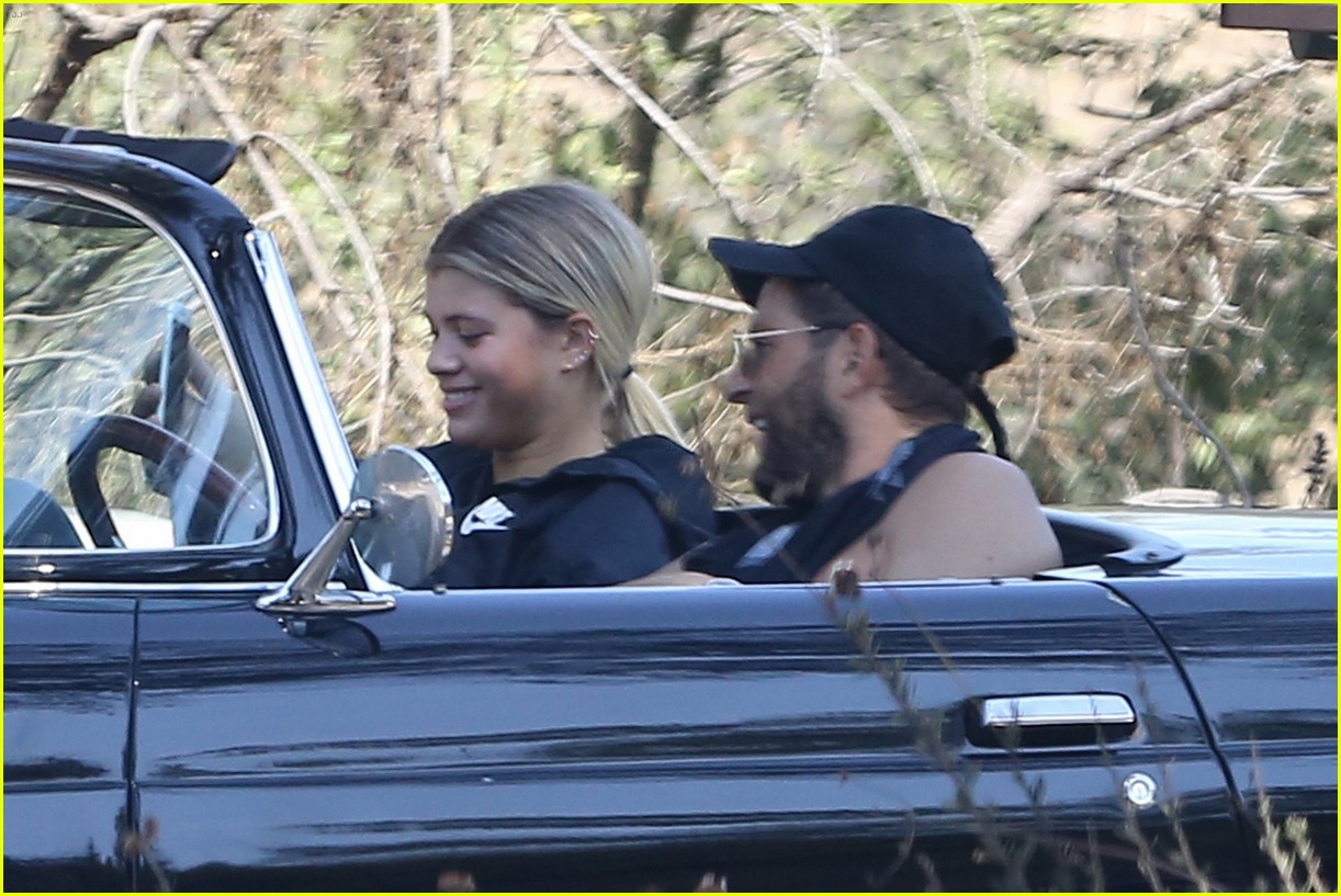 Sofia Richie's Dad Lionel Wants Her to 'Cover It Up'