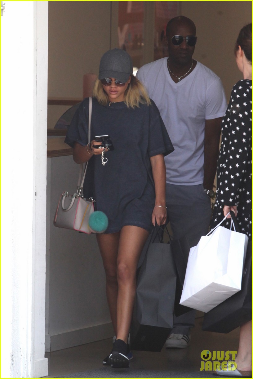 Sofia Richie Spends Her Labor Day Shopping & Eating at In N' Out Burger