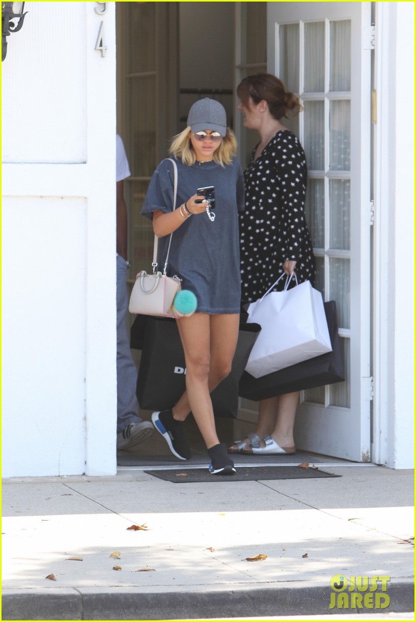 Sofia Richie Spends Her Labor Day Shopping & Eating at In N' Out Burger