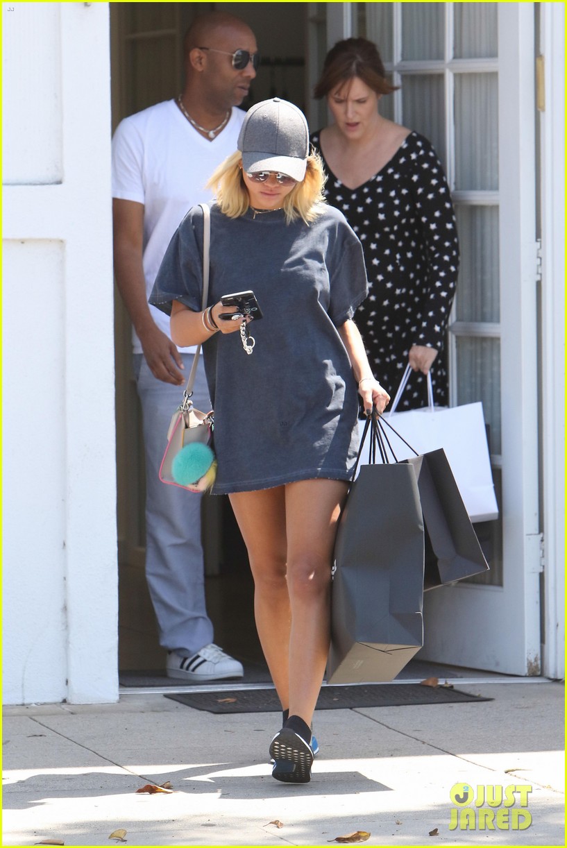 Sofia Richie Spends Her Labor Day Shopping & Eating at In N' Out Burger