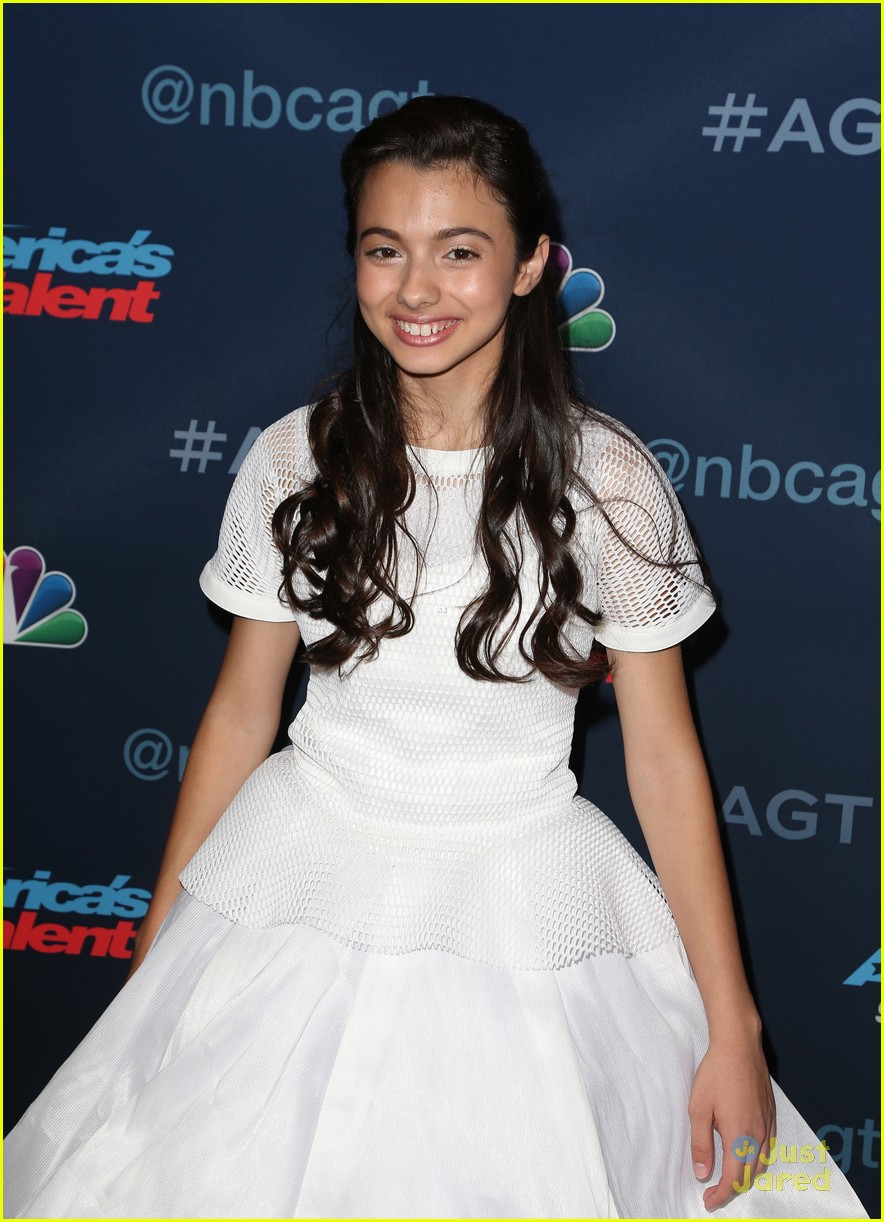 Sofie Dossi & Laura Bretan Perform on 'America's Got Talent' Finals - Watch Now!